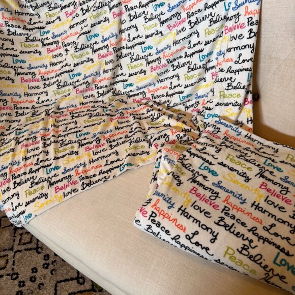 Set of 2 Inspirational Super Soft Throw Blankets 5 foot x 4 foot - Picture 2 of 11